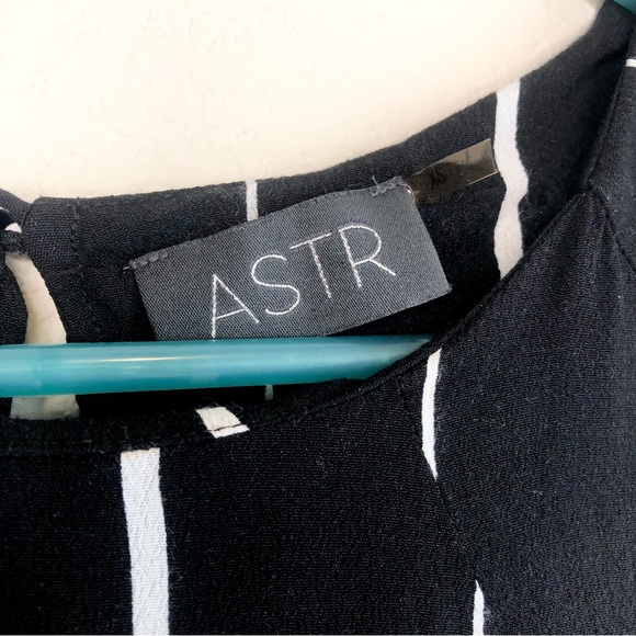 ASTR Black and White Stripe Side Slit Shift Dress, XS - Picture 2 of 6